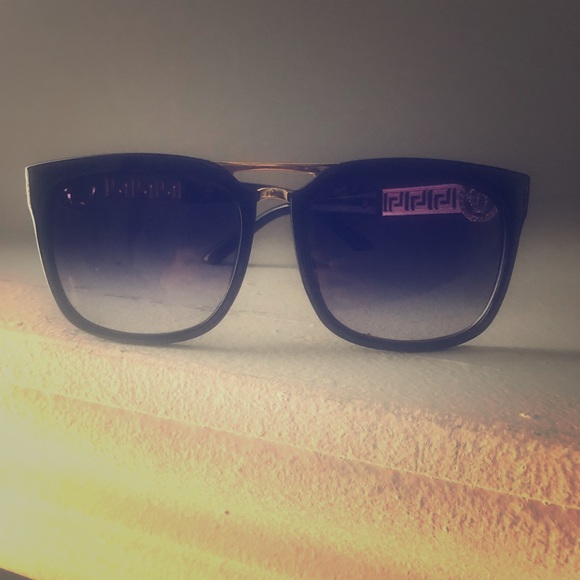 Versace Other - Versace sun glasses